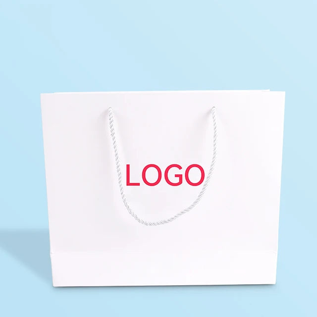 Customized Price Luxury Art Paper Gift Bag White Customized Price Luxury Art Paper Gift Bag White