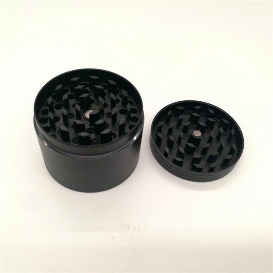 Black 4 Layers Metal Tobacco Grinder Black 4 Layers Metal Tobacco Grinder