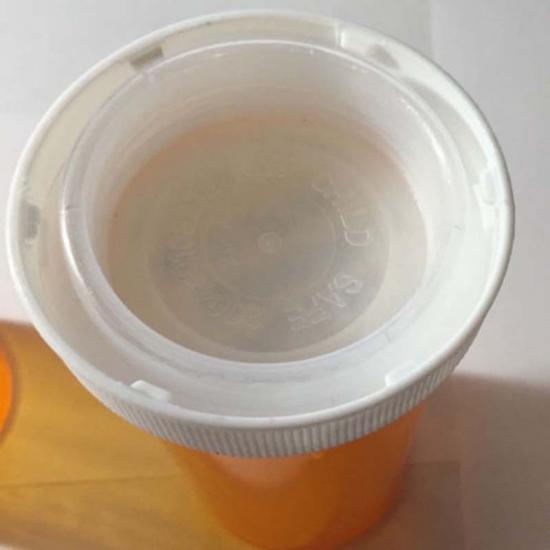 Reversible Vials with Dual Purpose Cap Plastic bottles Reversible Vials with Dual Purpose Cap Plastic bottles