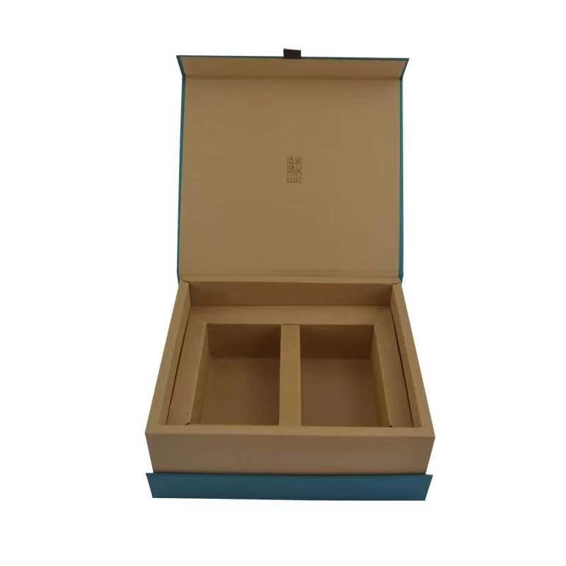 New design featuring cosmetic packaging box with metal lock