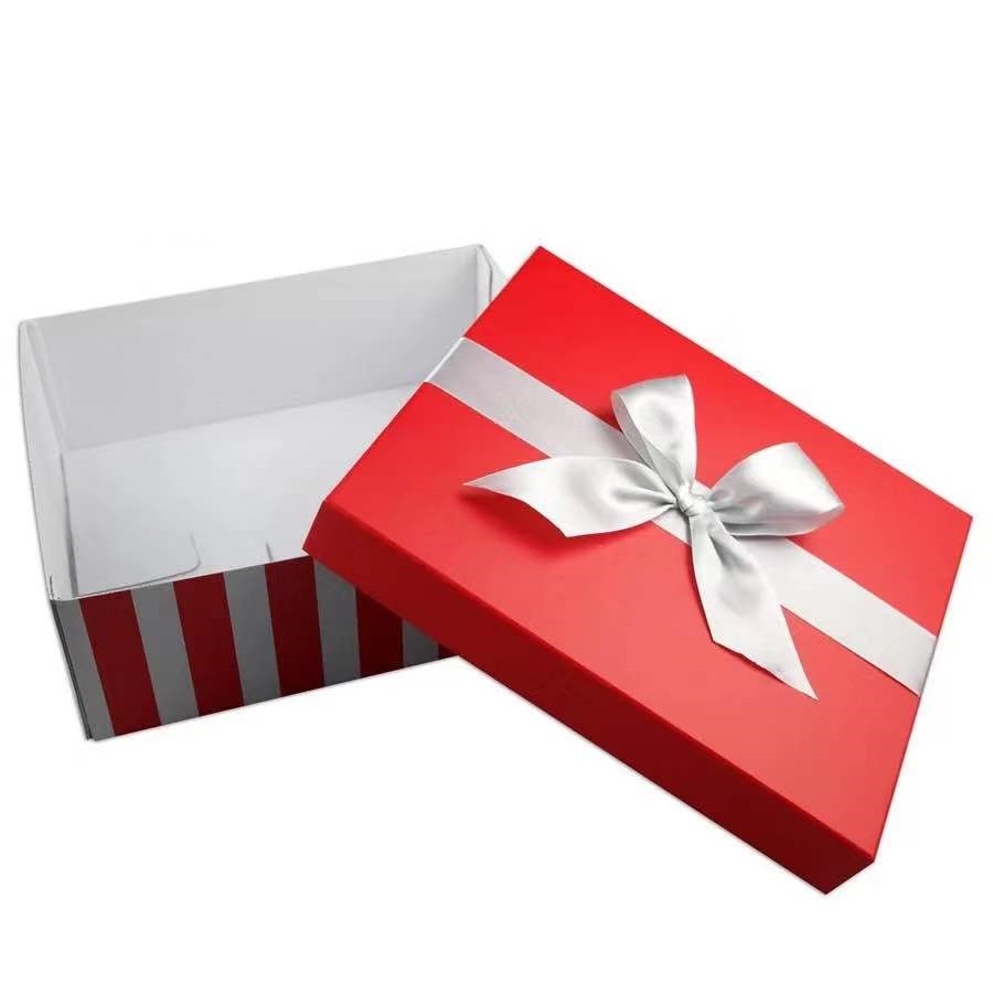 Valentine’s Day gift box with Raffia and bow