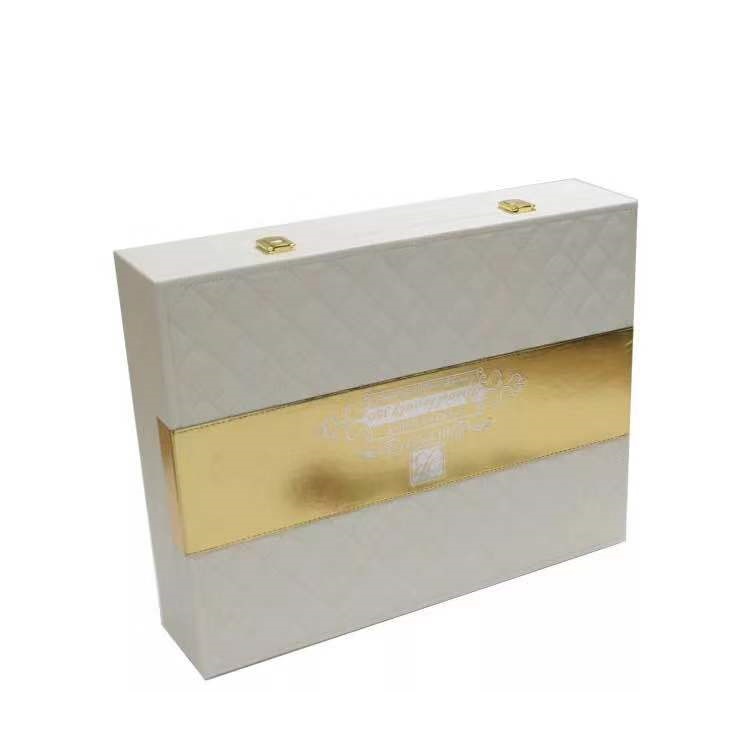 Metal buckle cosmetic box with hot stamping