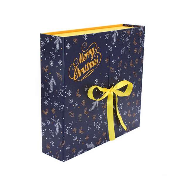 Advent Calendar Filling Christmas gift Boxes with 25 days Advent Calendar Filling Christmas gift Boxes with 25 days