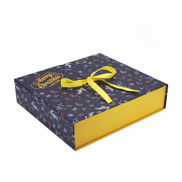Advent Calendar Filling Christmas gift Boxes with 25 days Advent Calendar Filling Christmas gift Boxes with 25 days