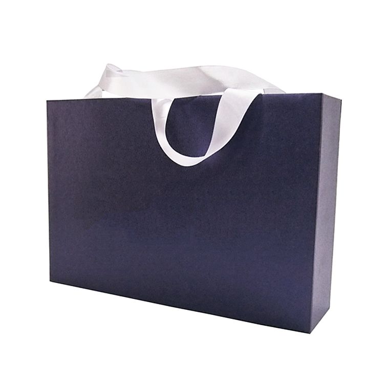 Drawer packaging box with handle and satin insert for gifts Drawer packaging box with handle and satin insert for gifts