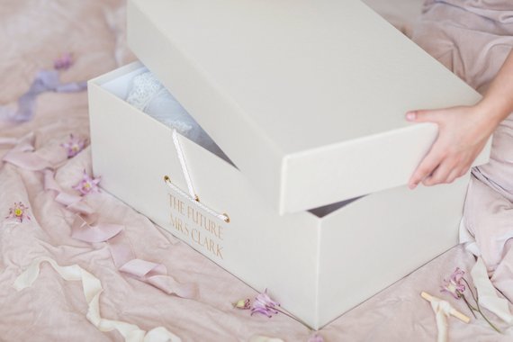 Luxury folding wedding dress box with ribbon and handle Luxury folding wedding dress box with ribbon and handle