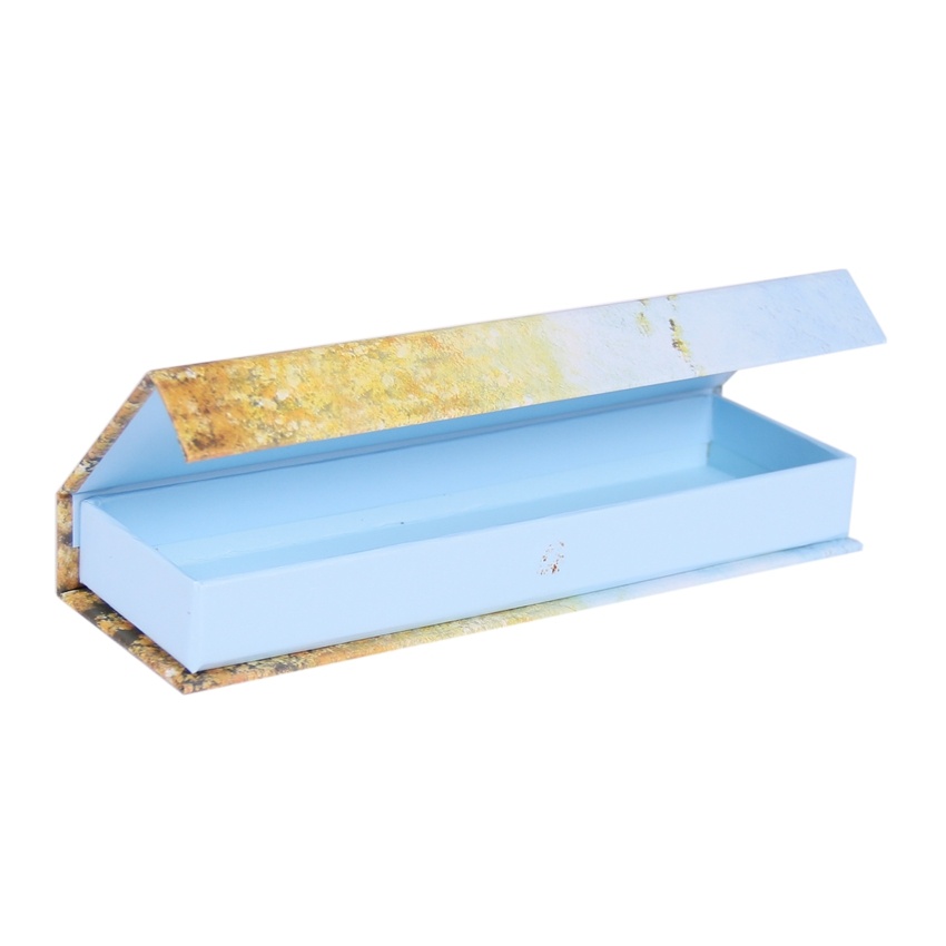 Flip top gift boxes with magnetic lid closure Flip top gift boxes with magnetic lid closure
