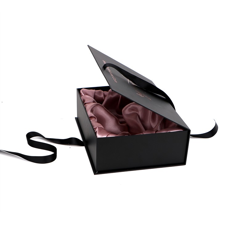 Black gift box with silk satin cloth wig packaging box Black gift box with silk satin cloth wig packaging box