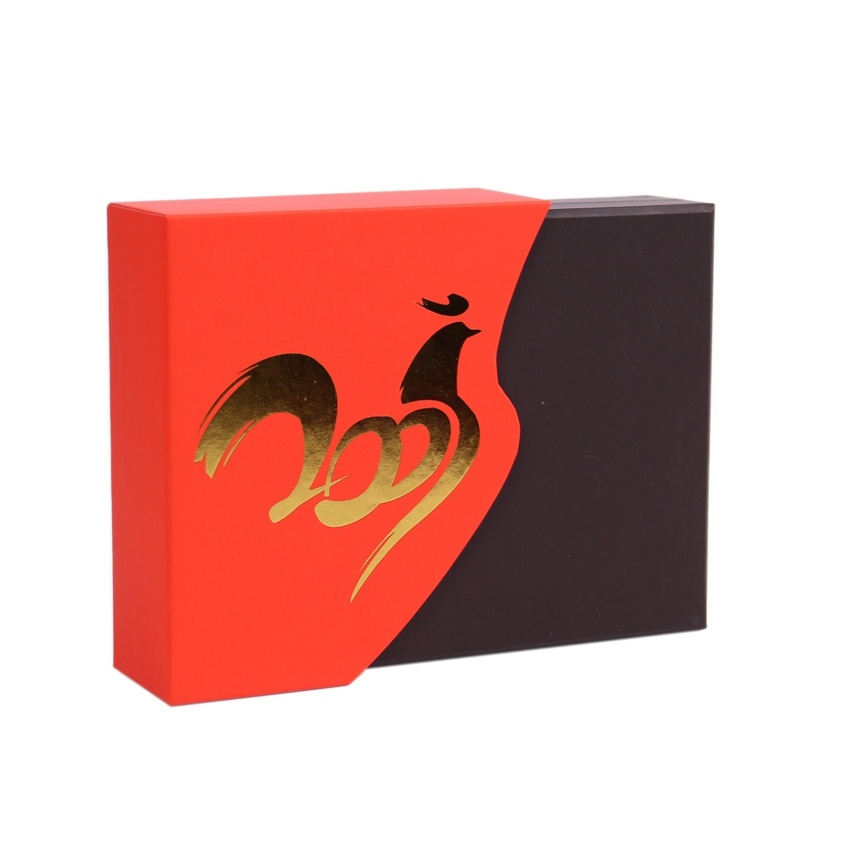 Cardboard handmade chocolate box with paper divider Cardboard handmade chocolate box with paper divider
