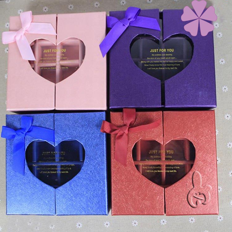 Chocolate packing box with bow-tie Chocolate packing box with bow-tie