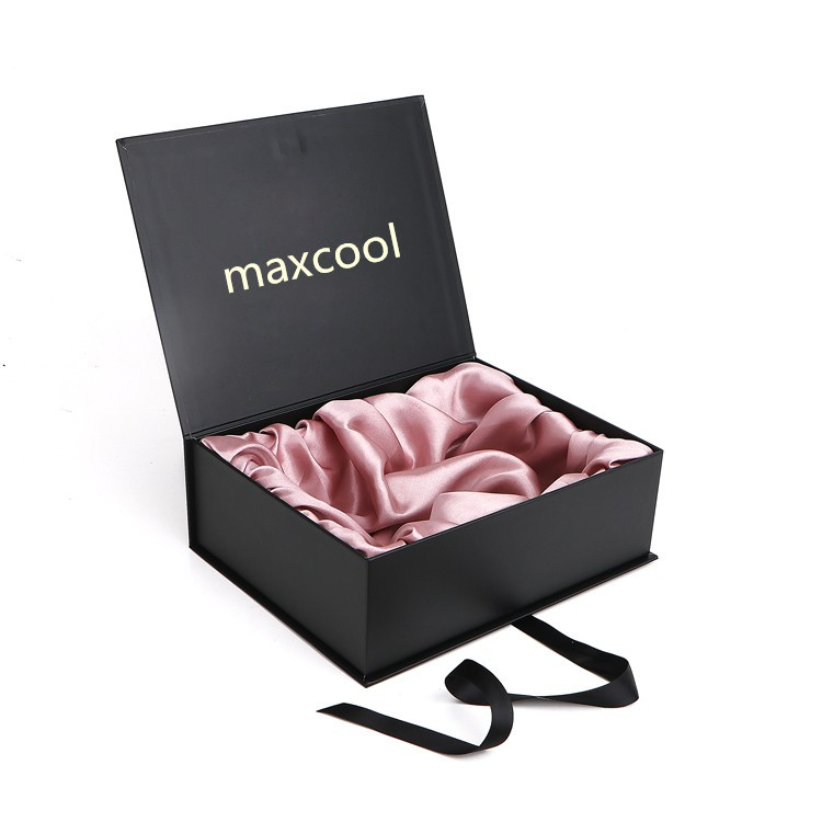 Black gift box with silk satin cloth wig packaging box Black gift box with silk satin cloth wig packaging box