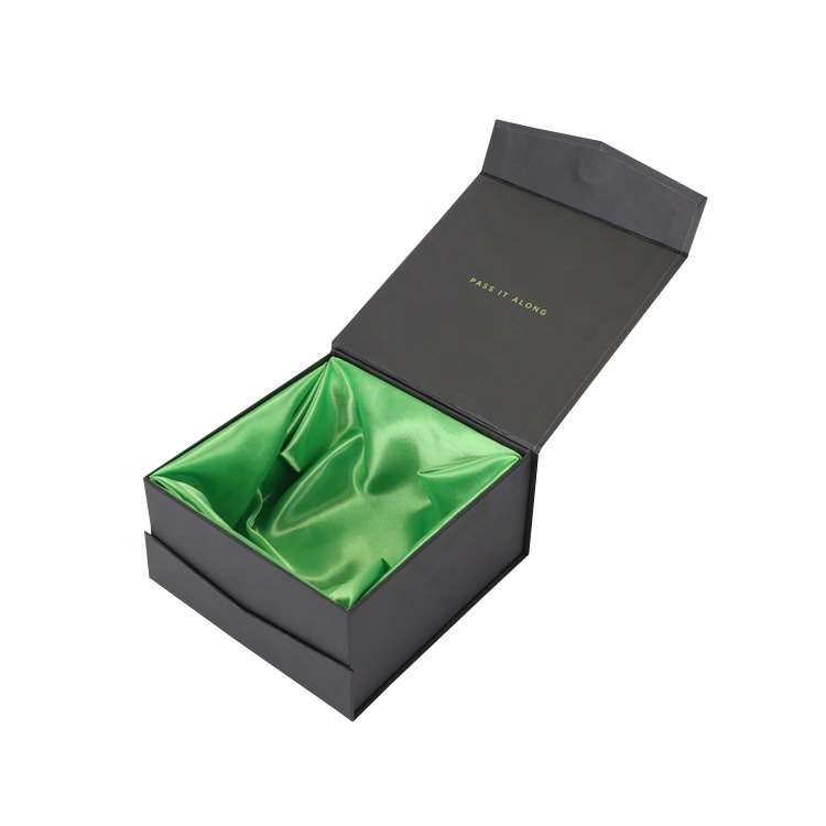Custom jewelry packaging boxes with satin insert Custom jewelry packaging boxes with satin insert