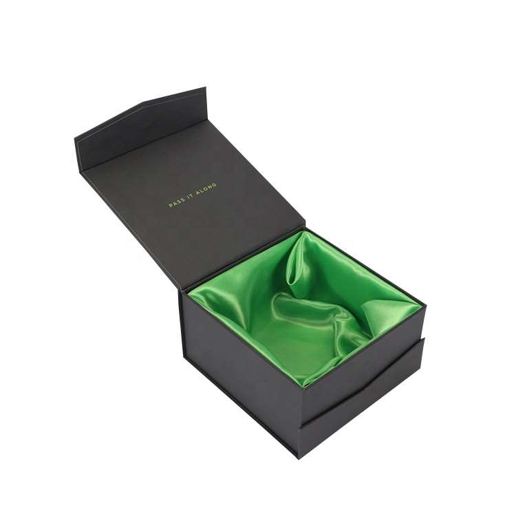 Custom jewelry packaging boxes with satin insert Custom jewelry packaging boxes with satin insert