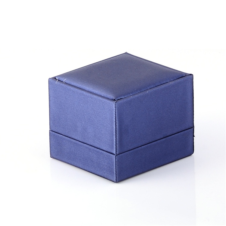 Delicate bracelet necklace jewelry box Delicate bracelet necklace jewelry box