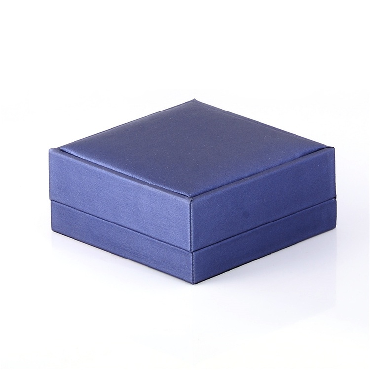 Delicate bracelet necklace jewelry box Delicate bracelet necklace jewelry box
