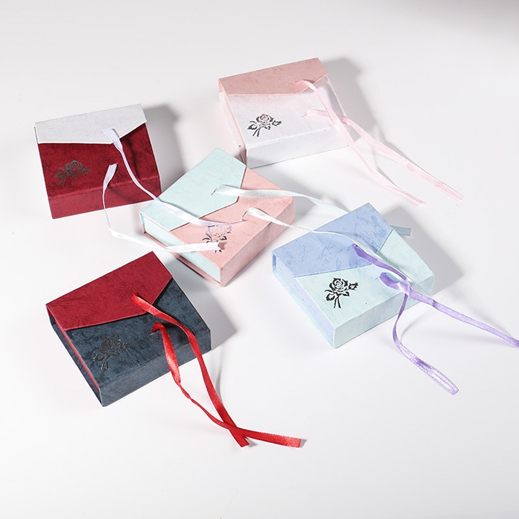 Bustom small jewelry packaging paper Bustom small jewelry packaging paper