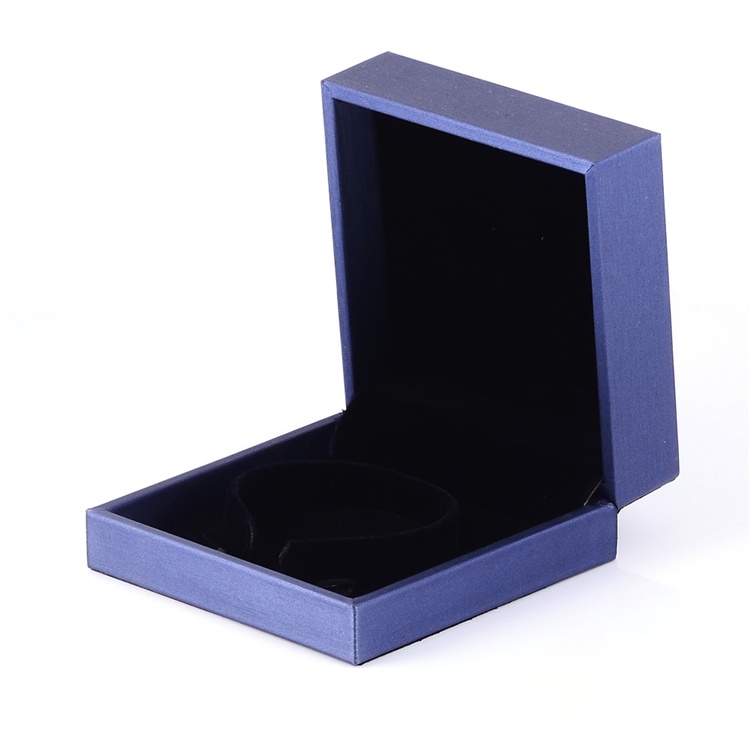 Delicate bracelet necklace jewelry box Delicate bracelet necklace jewelry box