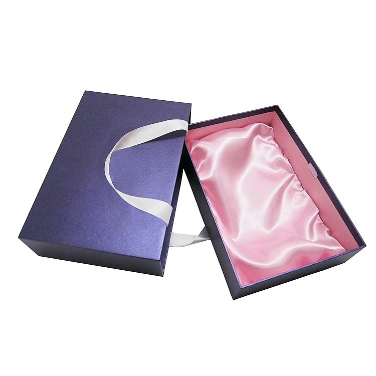 Drawer packaging box with handle and satin insert for gifts Drawer packaging box with handle and satin insert for gifts