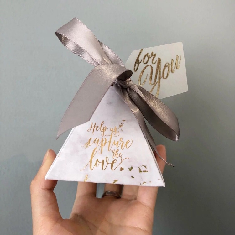 Europe triangular pyramid style candy box wedding gift box Europe triangular pyramid style candy box wedding gift box