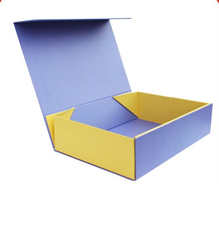 Magnetic folding gift box for clothing Magnetic folding gift box for clothing