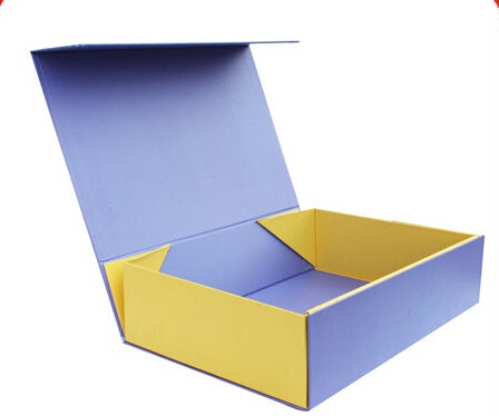 Magnetic folding gift box for clothing Magnetic folding gift box for clothing