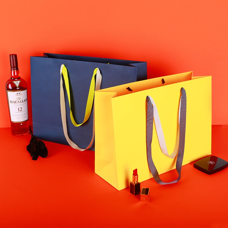 Large shopping bag with ribbon Large shopping bag with ribbon