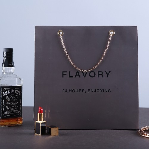 Luxury Paper Bag with Chain Handle Luxury Paper Bag with Chain Handle