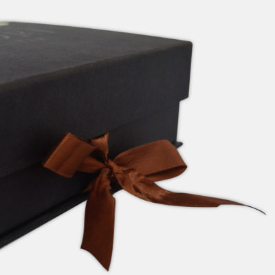 Luxury magnetic folding box with ribbon Luxury magnetic folding box with ribbon