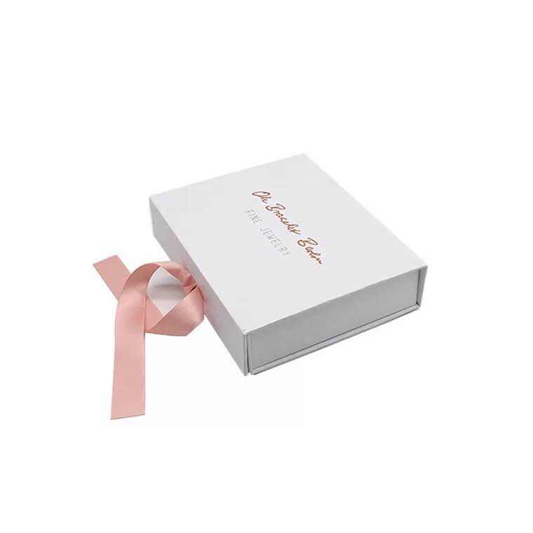 Clamshell folding gift box ribbon clothing box