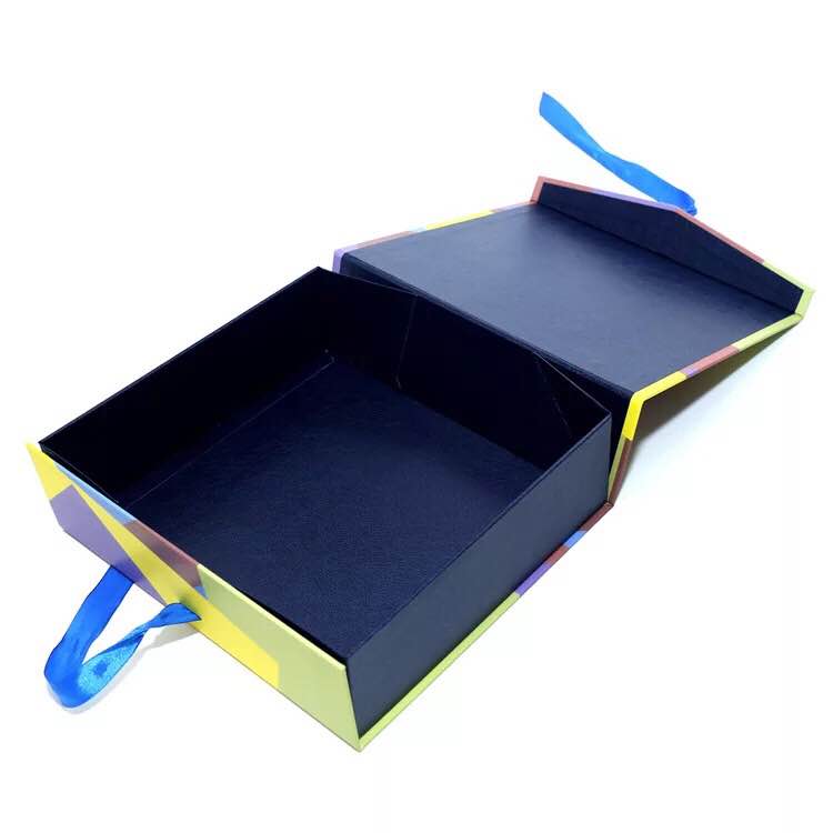 Fashion color printing folding gift box with ribbon