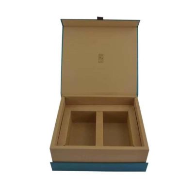 New design featuring cosmetic packaging box with metal lock New design featuring cosmetic packaging box with metal lock