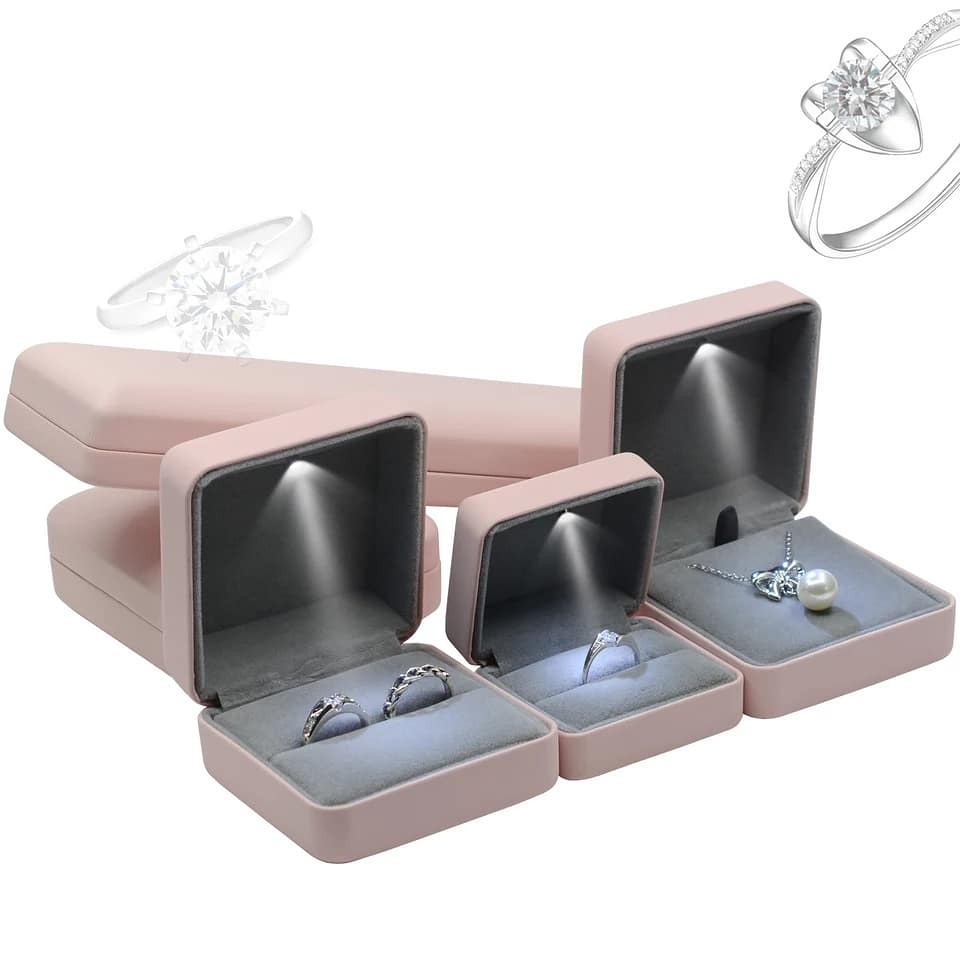 Pink jewelry package leather box with LED lighting Pink jewelry package leather box with LED lighting