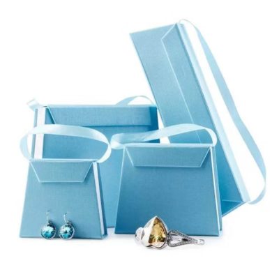 Trapezoidal portable jewelry storage box Trapezoidal portable jewelry storage box