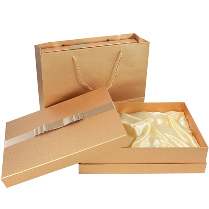 Wedding dress packaging box with lid and bowknot Wedding dress packaging box with lid and bowknot