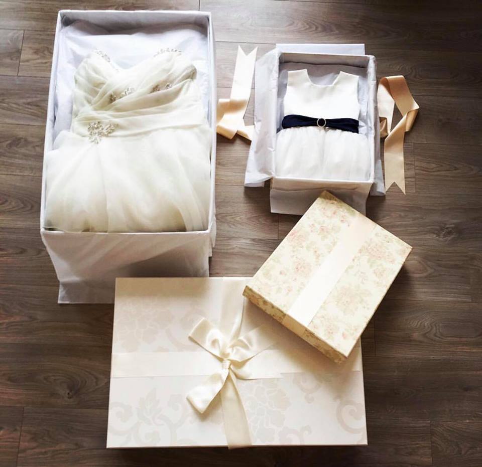 Wedding dress packaging box with PVC window Wedding dress packaging box with PVC window
