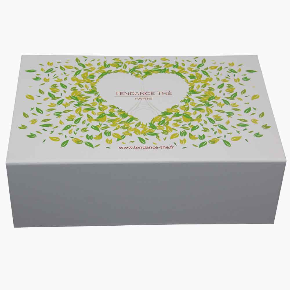 White cardboard magnetic closure folding box