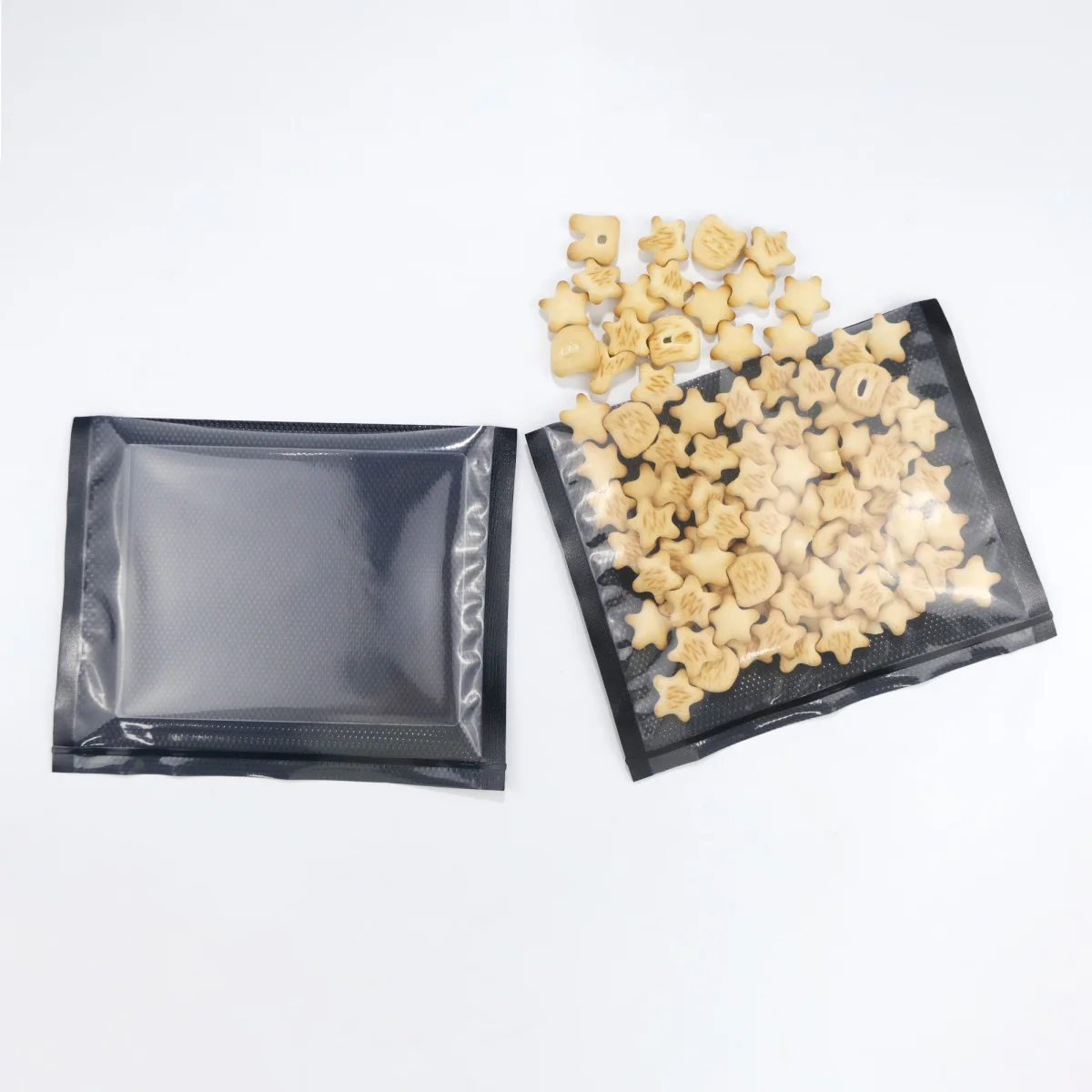 Glossy Black Polyethylene Vacuum-Seal Roll Glossy Black Polyethylene Vacuum-Seal Roll